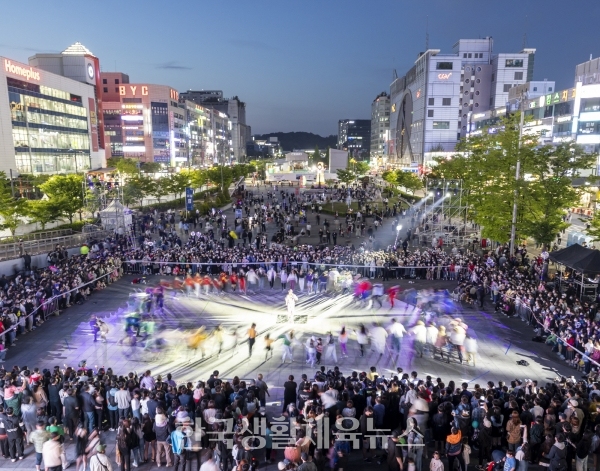 제15회 관광사진 전국공모전 금상 수상작 ‘안산시민축제’